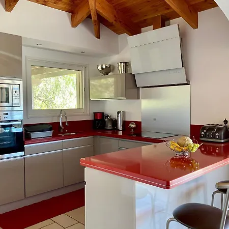 8 Personnes, Piscine Chauffee Vila Bonifacio (Corsica)