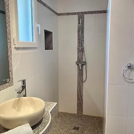 8 Personnes, Piscine Chauffee Bonifacio (Corsica)